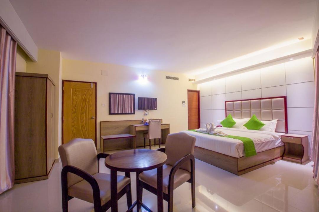 Hotel Mira Garden Sylhet Esterno foto