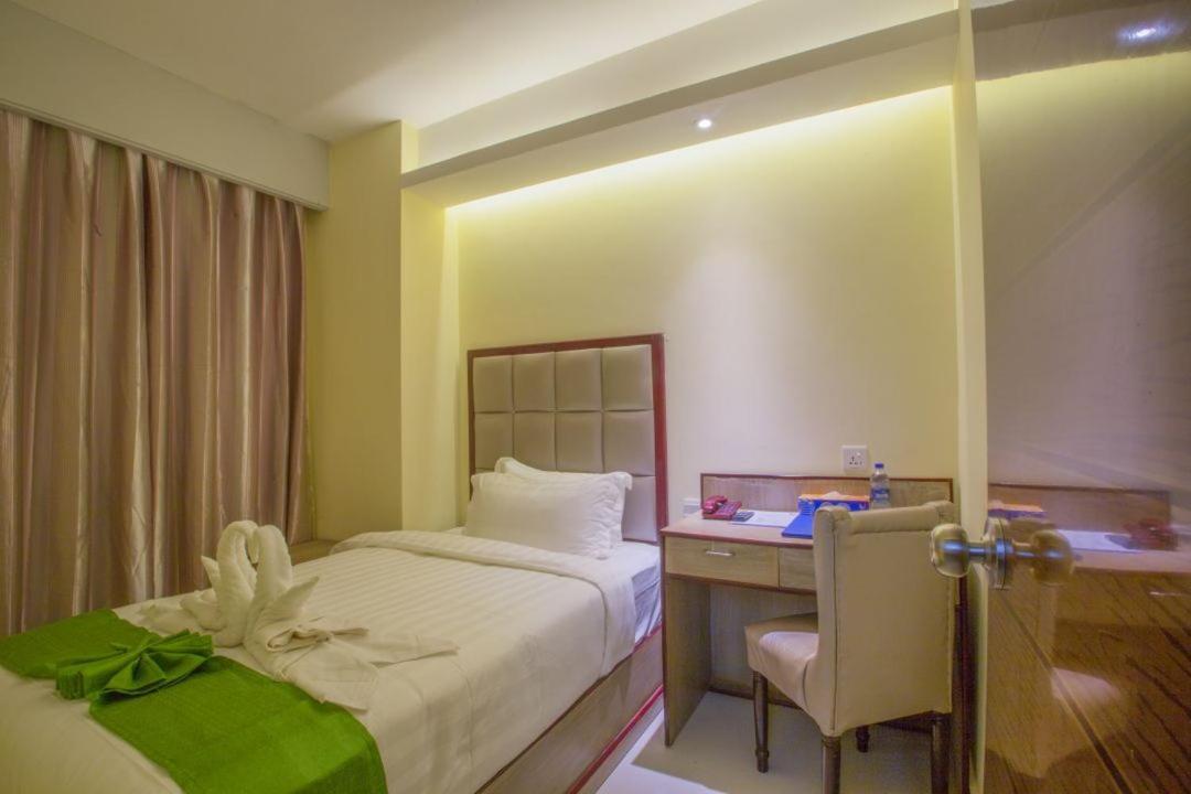 Hotel Mira Garden Sylhet Esterno foto