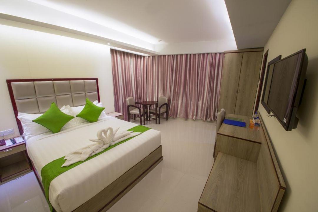 Hotel Mira Garden Sylhet Esterno foto