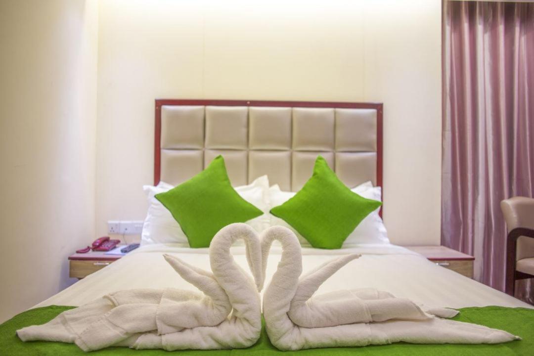 Hotel Mira Garden Sylhet Esterno foto