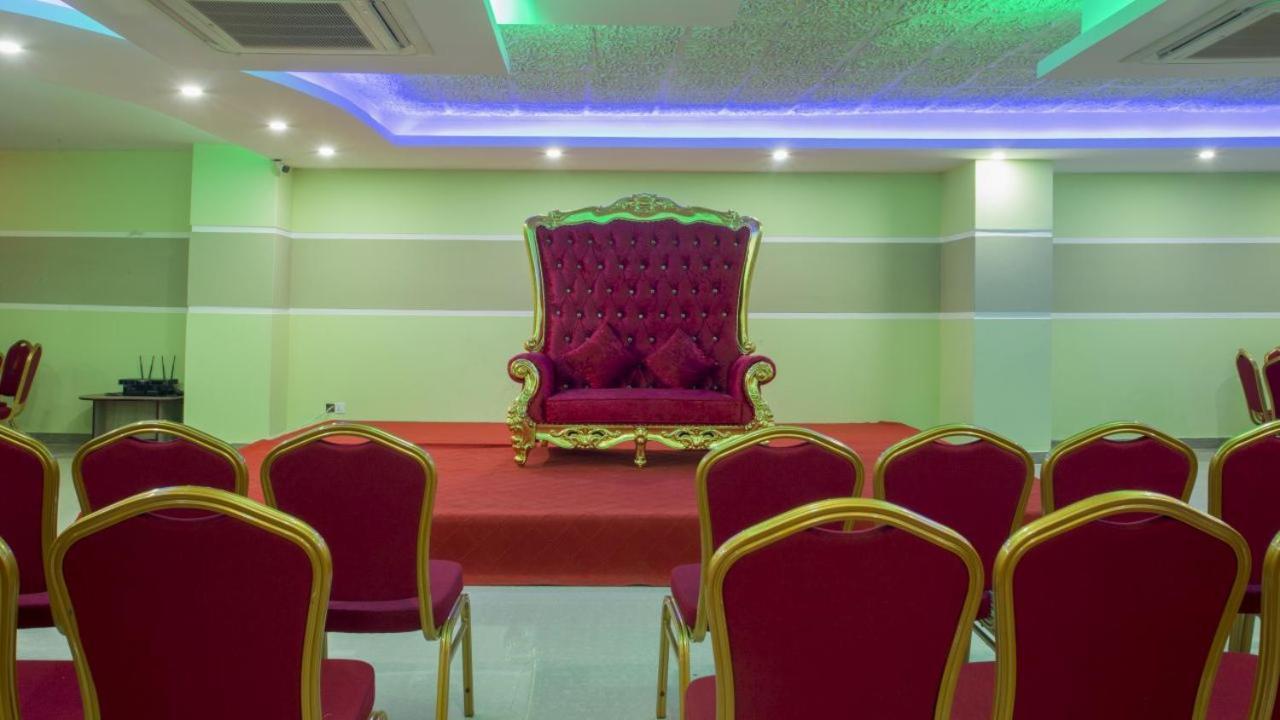 Hotel Mira Garden Sylhet Esterno foto
