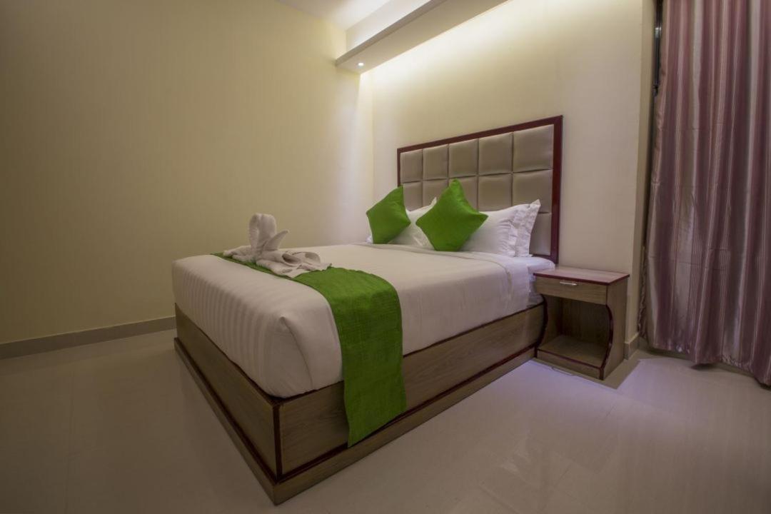 Hotel Mira Garden Sylhet Esterno foto