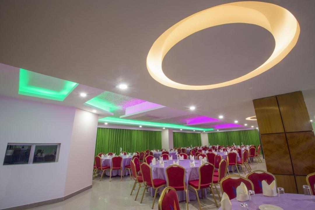 Hotel Mira Garden Sylhet Esterno foto
