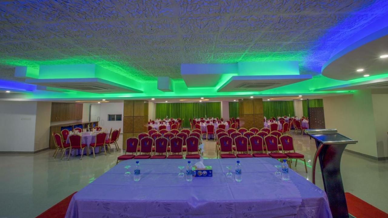 Hotel Mira Garden Sylhet Esterno foto